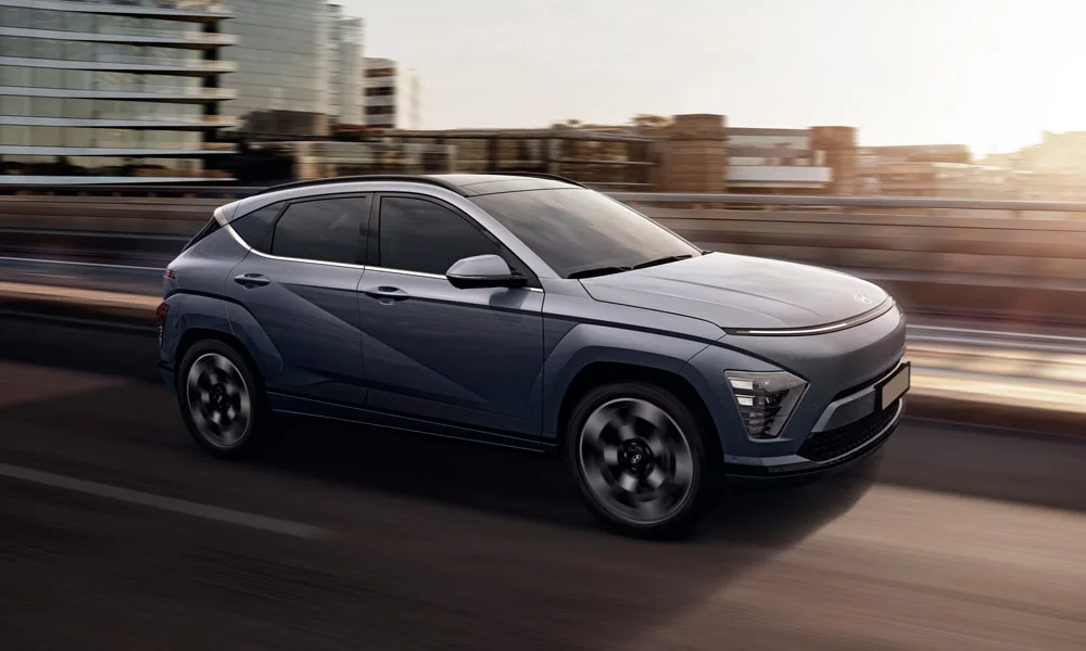 Фото Hyundai Kona — вид спереди, фото 4. Оптика, решётка и бампер — первое впечатление о модели. Дневные ходовые огни включаются автоматически с запуском Hyundai Kona — вид спереди, фото 4