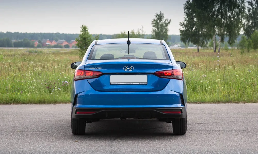 Hyundai Solaris — вид сзади, фото 2