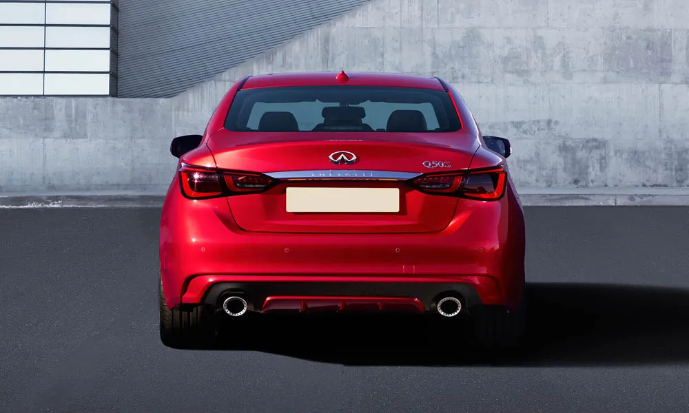 Infiniti Q50 — вид сзади, фото 2