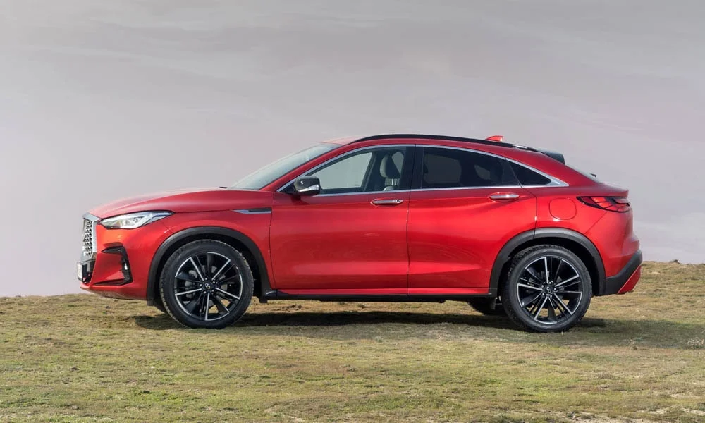Infiniti QX55 — вид сбоку