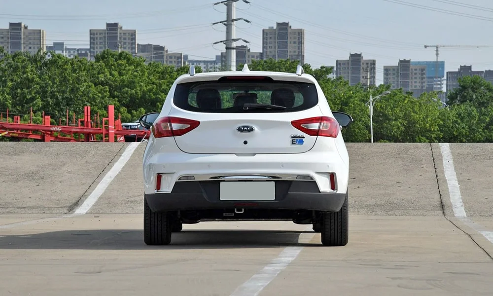JAC iEV7S — вид сзади, фото 3