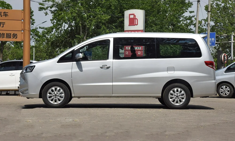 JAC M4 (2024) — вид сбоку