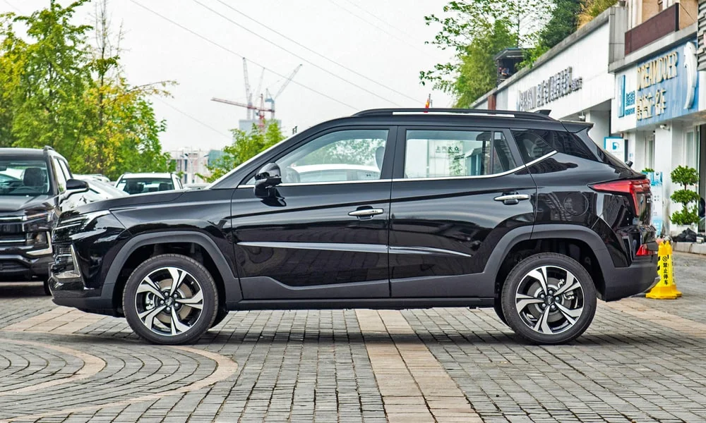 JAC S4 (2024) — вид сбоку