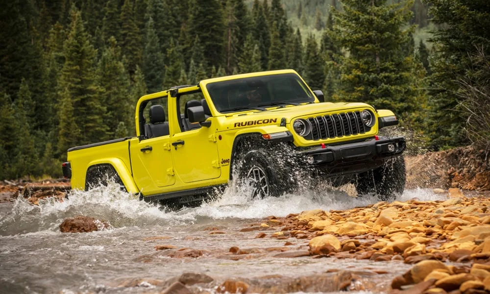 Фото Jeep Gladiator (2024) — вид спереди, фото 5. Оптика, решётка и бампер — первое впечатление о модели Jeep Gladiator (2024) — вид спереди, фото 5