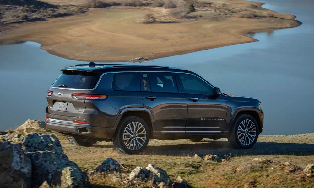 Jeep Grand Cherokee L (2024) — вид сзади, фото 3