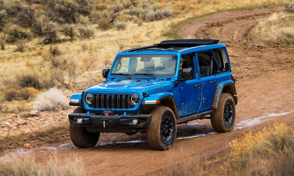 Jeep Wrangler (2024) — вид спереди, фото 3