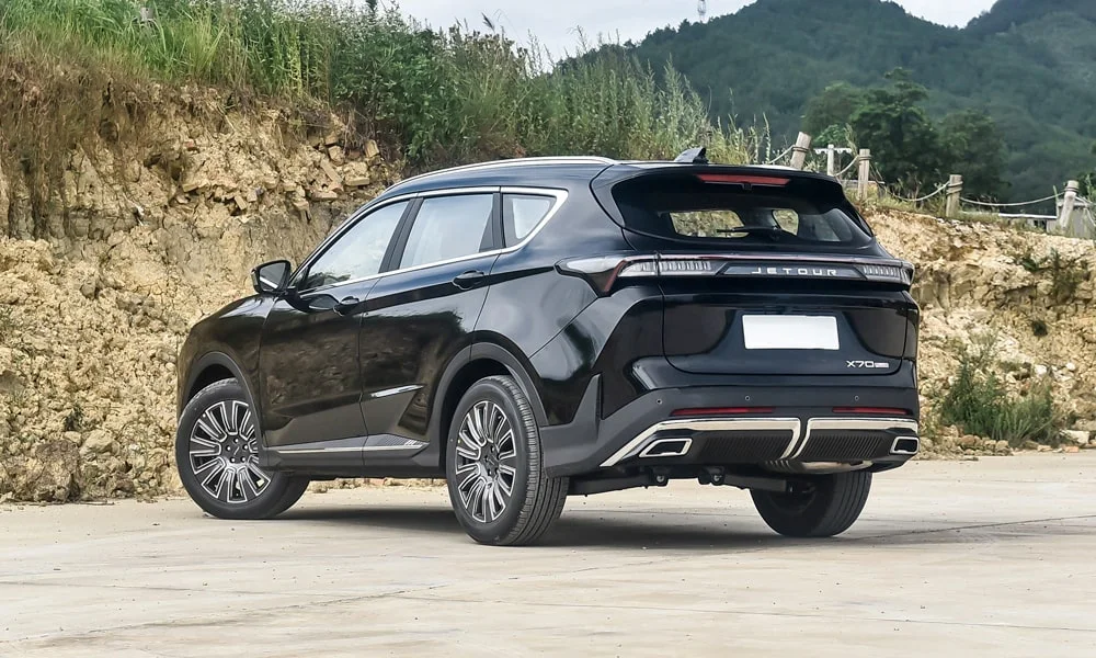 Jetour X70 Plus (2023) — вид сзади, фото 3