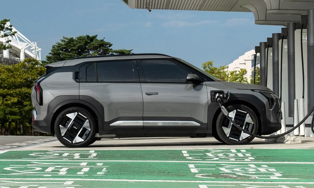 KIA EV3 (2024) — вид сбоку