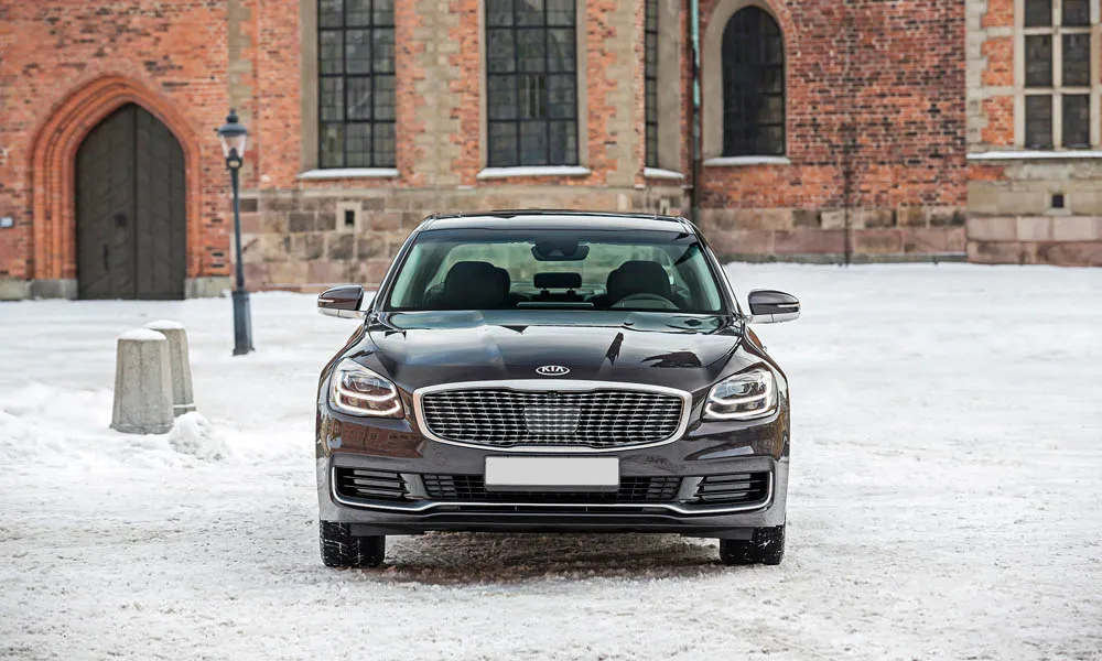 KIA K900 — вид спереди, фото 3