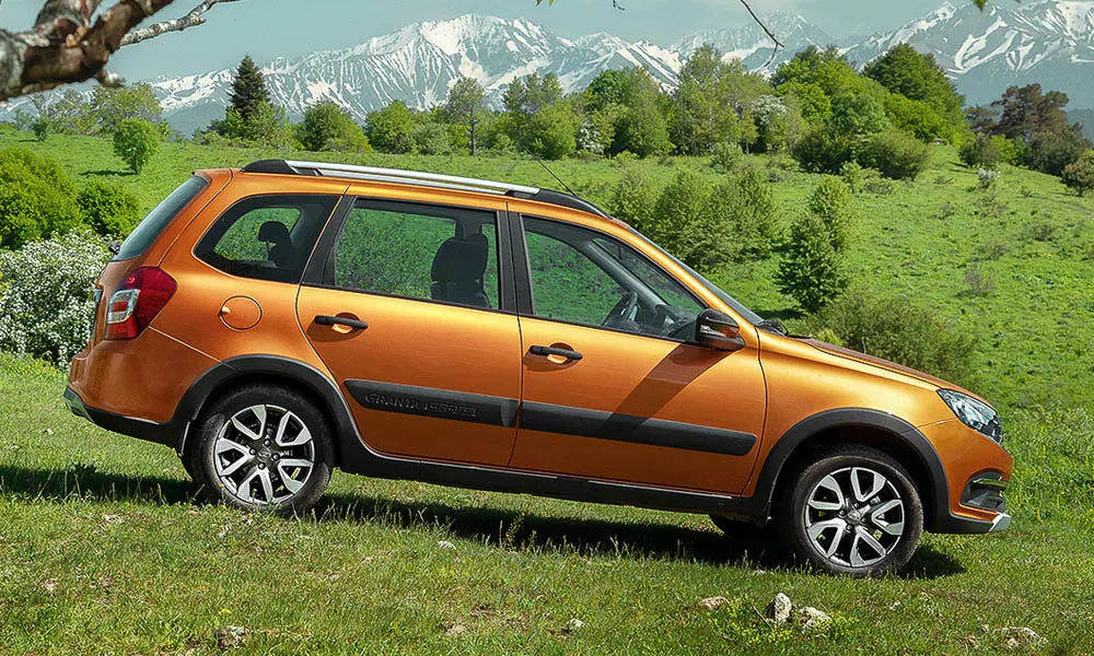 LADA Granta Cross — вид сбоку