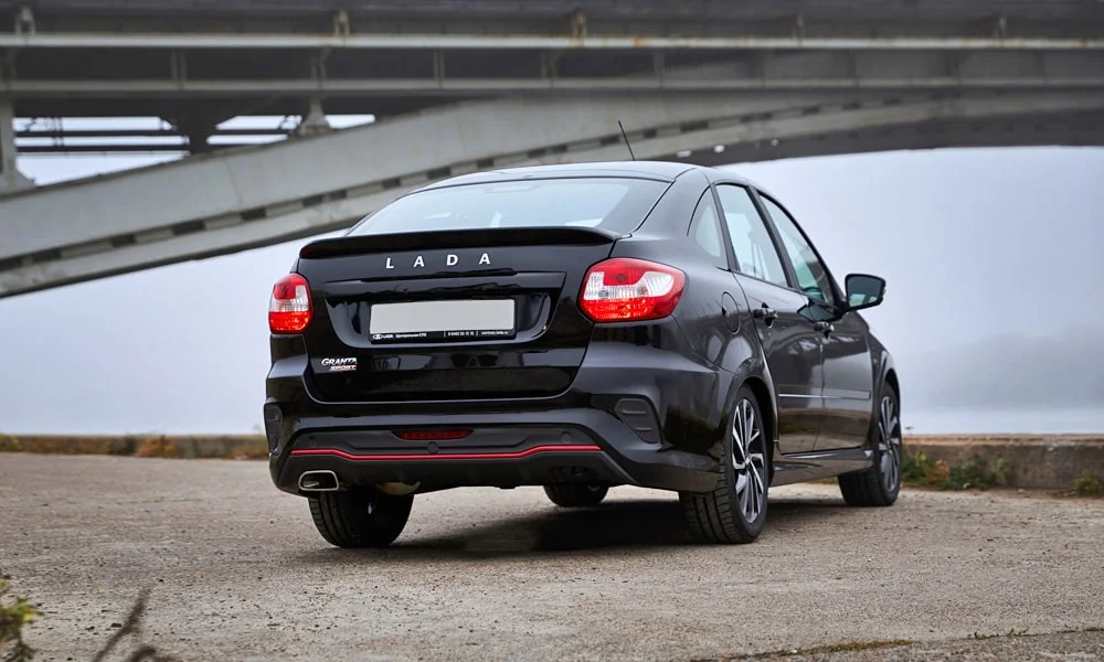 LADA Granta Sport Лифтбек (2023) — вид сзади, фото 3