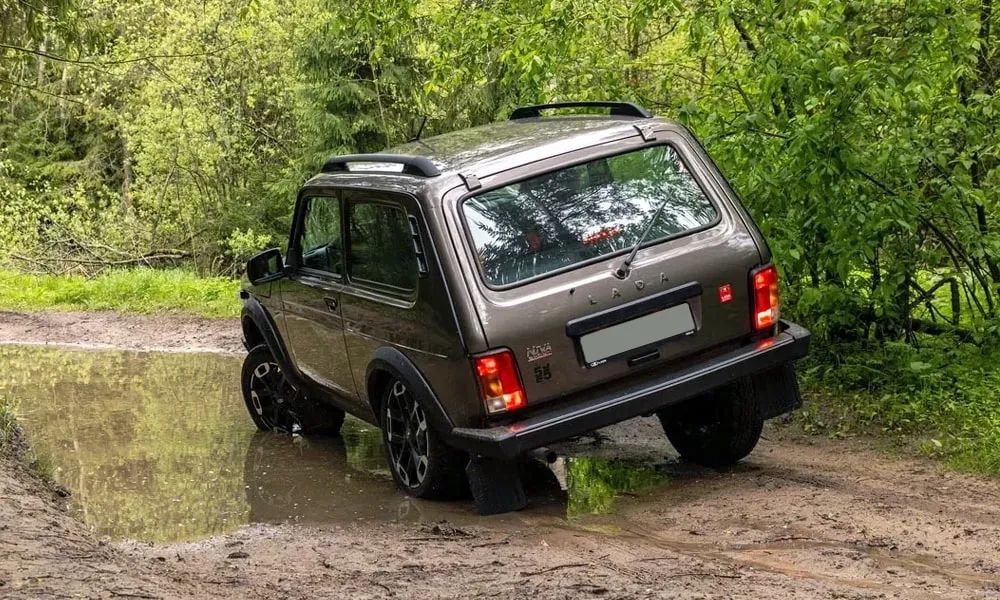 Фото LADA Niva Sport (2025) — вид сзади, фото 5. Графика фонарей, бампер и оформление пятой двери LADA Niva Sport (2025) — вид сзади, фото 5