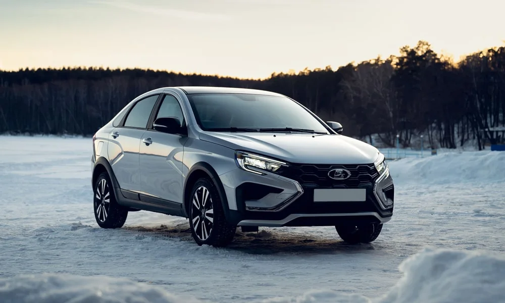 LADA Vesta Cross (2023) — вид спереди, фото 2