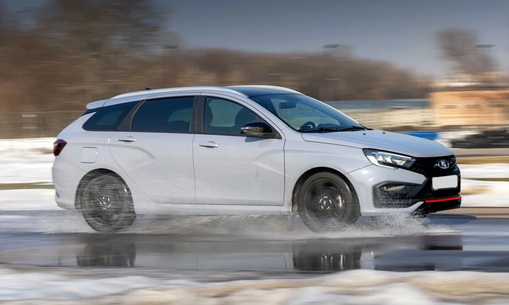 LADA Vesta SW Sport (2026) — вид сбоку, фото 3