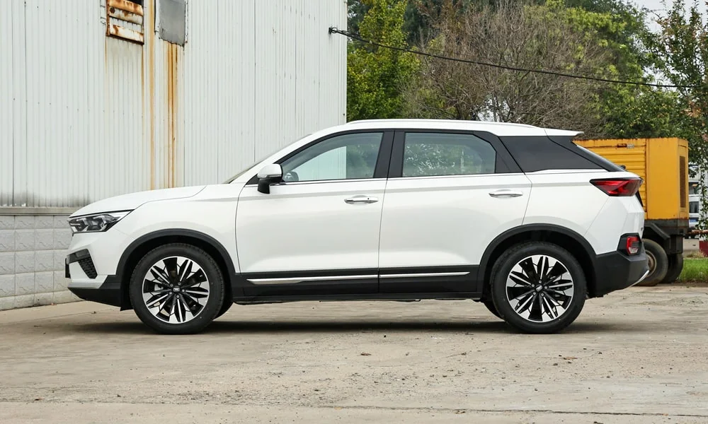 LADA X-Cross 5 (2024) — вид сбоку