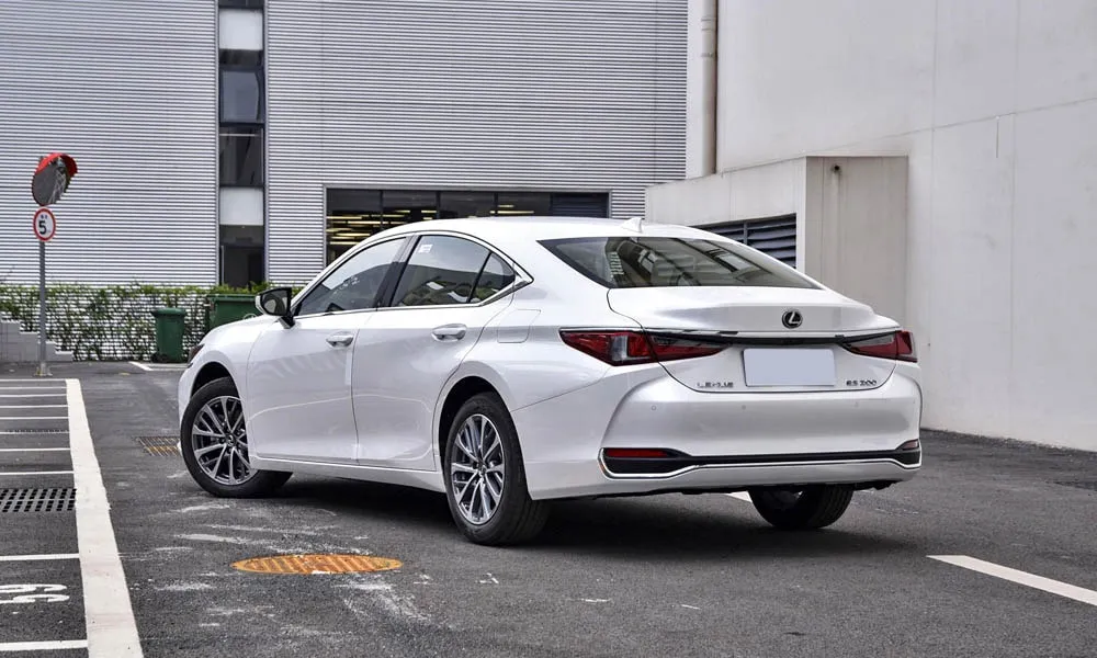 Lexus ES 200