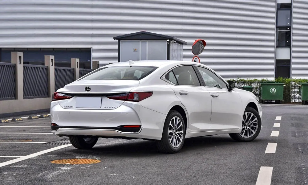 Lexus ES 200