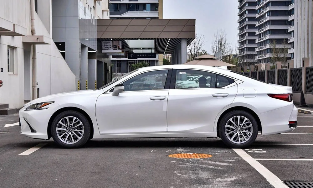 Lexus ES 200
