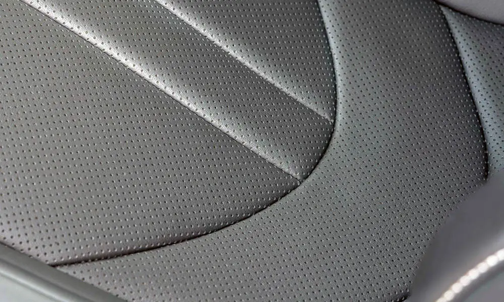 Фото Lexus ES 350 — деталь интерьера. Элемент салона вблизи — уровень исполнения виден в мелочах. Мелкие элементы отделки честнее всего показывают класс салона Lexus ES 350 — деталь интерьера