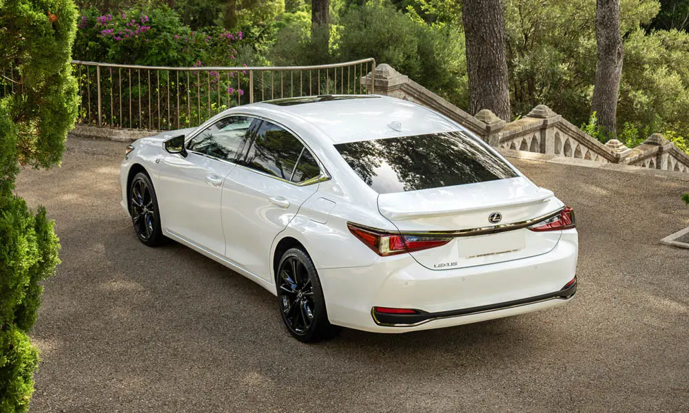 Lexus ES 350 — вид сзади