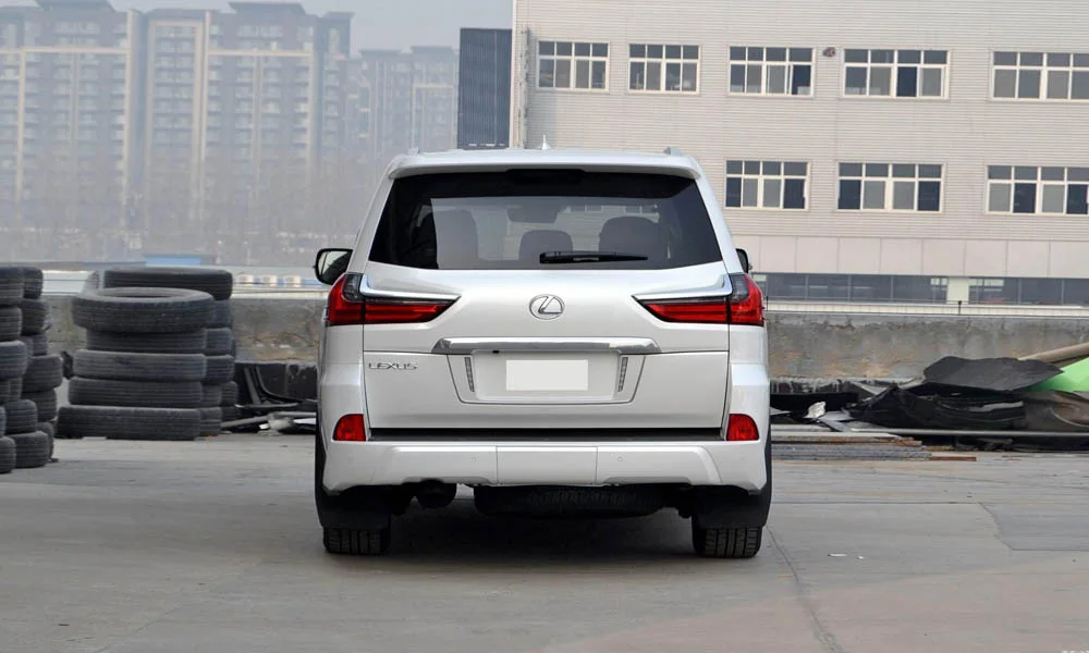 Lexus LX 450d — вид сзади, фото 2