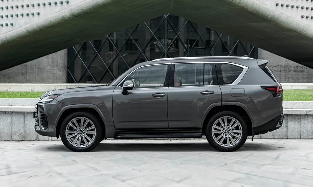 Lexus LX 600