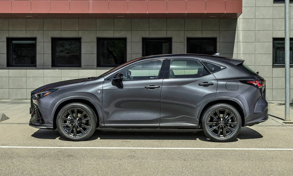 Lexus NX 350 — вид сбоку