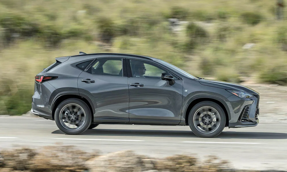 Lexus NX 350 — вид сбоку, фото 2