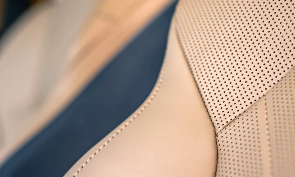 Фото Lexus NX 450h (2024) — деталь интерьера. Элемент салона вблизи — уровень исполнения виден в мелочах Lexus NX 450h (2024) — деталь интерьера