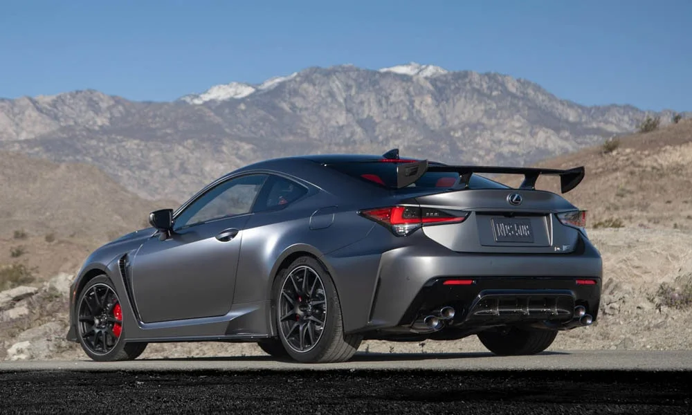 Lexus RC F (2024) — вид сзади, фото 3