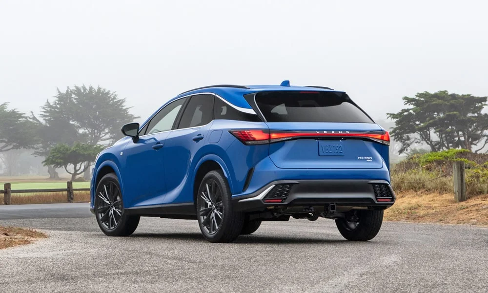 Lexus RX 350 (2024) — вид сзади, фото 2