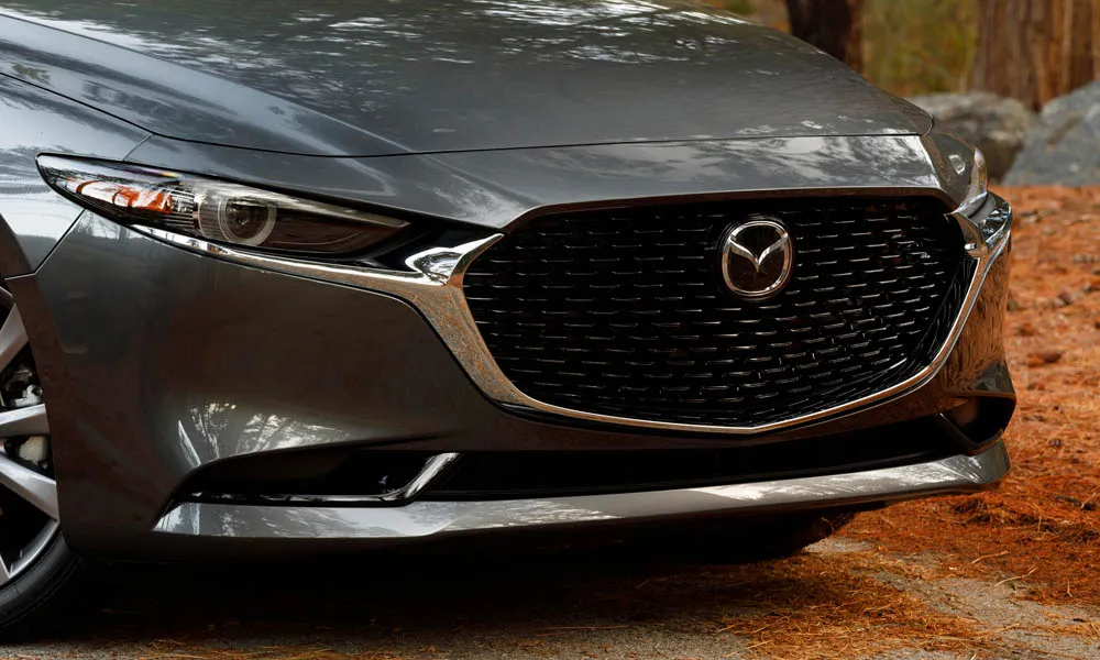 Mazda 3 — вид спереди, фото 15
