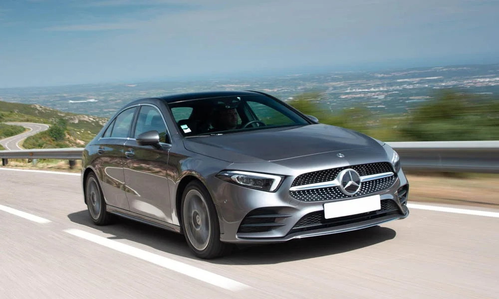 Фото Mercedes-Benz A-Class — вид спереди, фото 17. Оптика, решётка и бампер — первое впечатление о модели Mercedes-Benz A-Class — вид спереди, фото 17