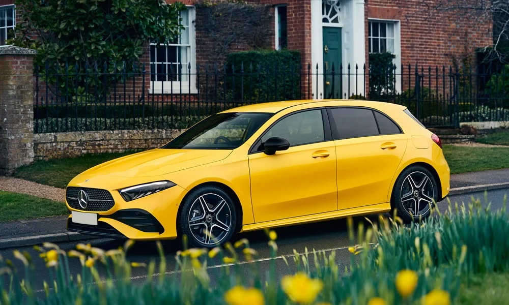 Фото Mercedes-Benz A-Class (2024) — вид спереди, фото 8. Оптика, решётка и бампер — первое впечатление о модели Mercedes-Benz A-Class (2024) — вид спереди, фото 8