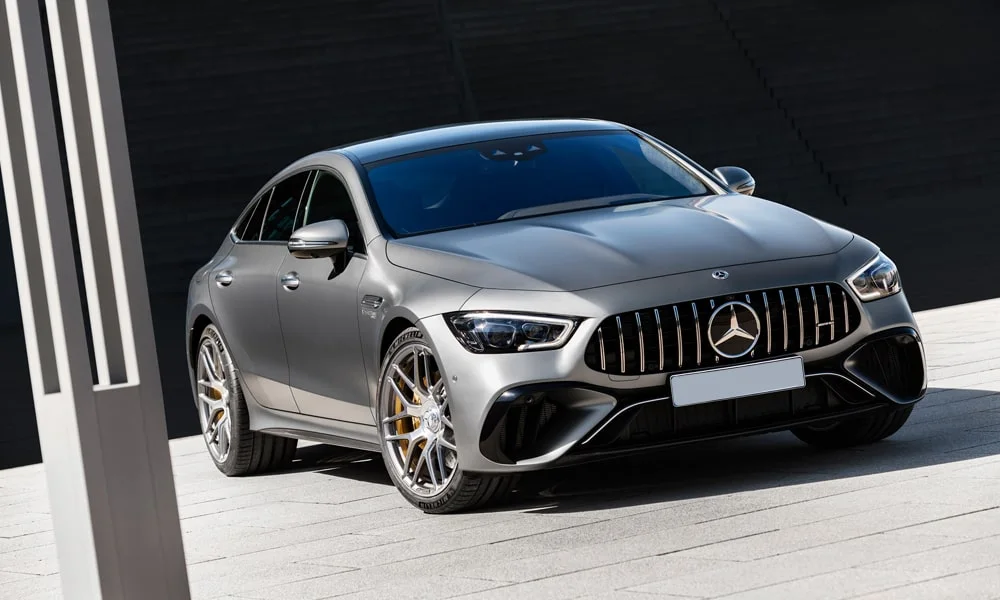 Фото Mercedes-Benz AMG GT — вид спереди, фото 20. Оптика, решётка и бампер — первое впечатление о модели. Дневные ходовые огни включаются автоматически с запуском Mercedes-Benz AMG GT — вид спереди, фото 20