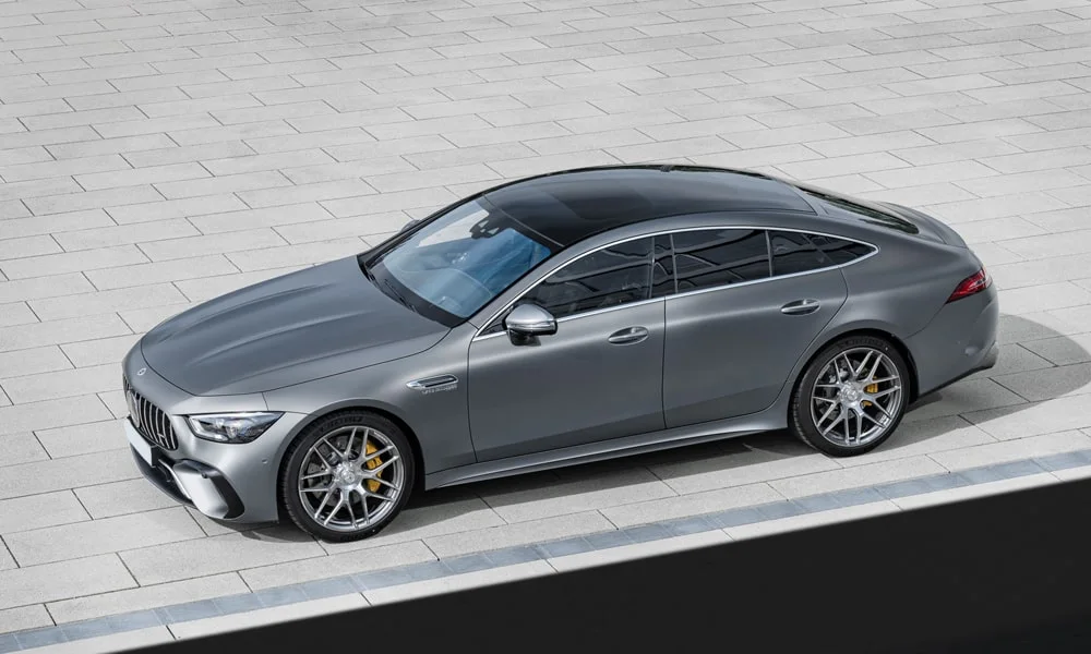 Фото Mercedes-Benz AMG GT — крыша. Крыша сверху: остекление, рейлинги и антенна-плавник. Рейлинги рассчитаны на поперечины для бокса или велокреплений Mercedes-Benz AMG GT — крыша