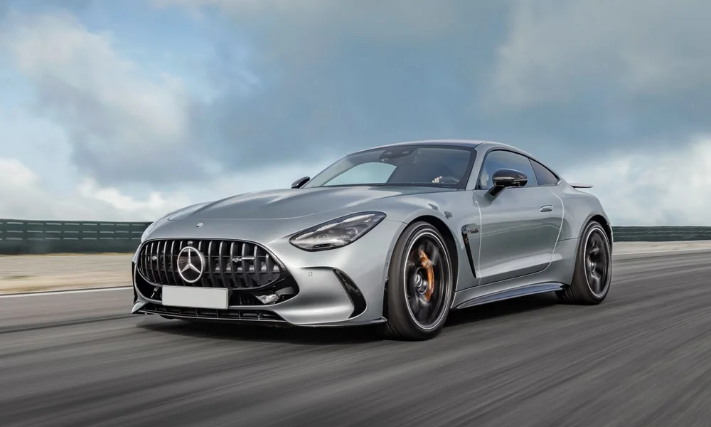 Фото Mercedes-Benz AMG GT (2024) — вид спереди, фото 5. Оптика, решётка и бампер — первое впечатление о модели Mercedes-Benz AMG GT (2024) — вид спереди, фото 5
