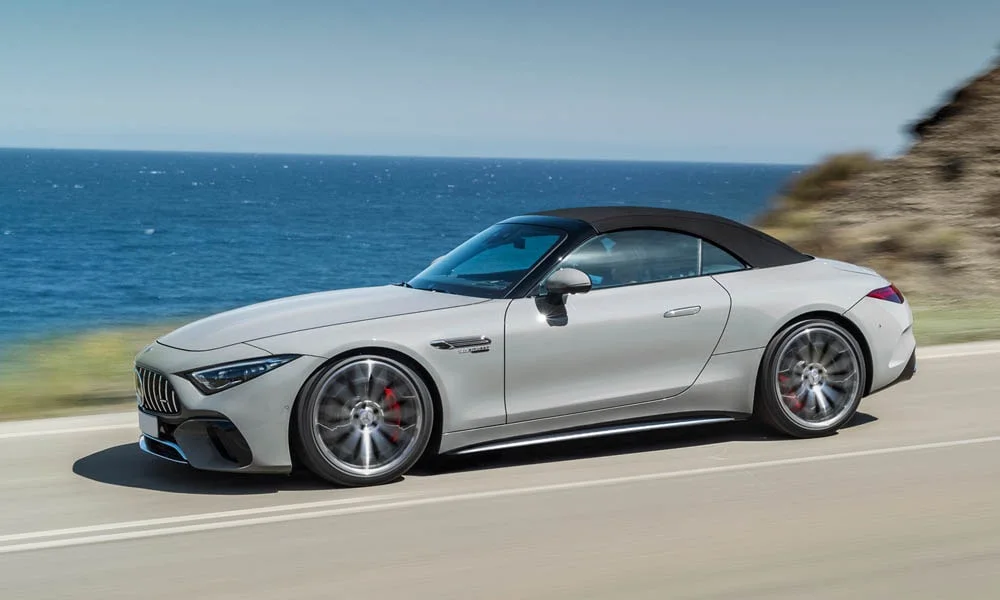 Фото Mercedes-Benz AMG SL (2024) — вид спереди, фото 8. Оптика, решётка и бампер — первое впечатление о модели Mercedes-Benz AMG SL (2024) — вид спереди, фото 8
