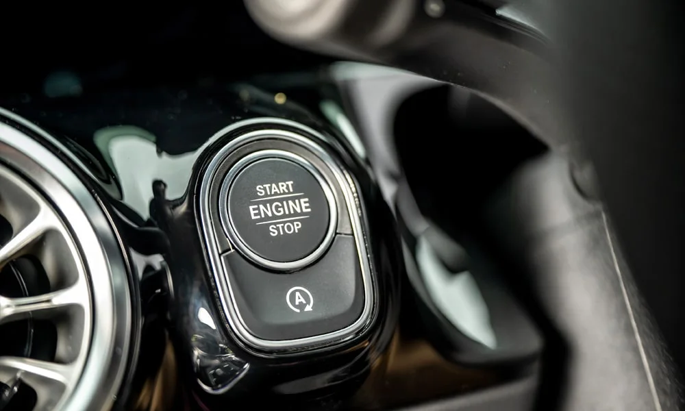 Фото Mercedes-Benz B-Class (2024) — кнопки управления. Блок клавиш управления крупным планом Mercedes-Benz B-Class (2024) — кнопки управления