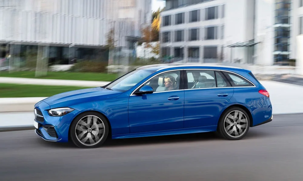 Фото Mercedes-Benz C-Class — вид спереди, фото 39. Оптика, решётка и бампер — первое впечатление о модели Mercedes-Benz C-Class — вид спереди, фото 39