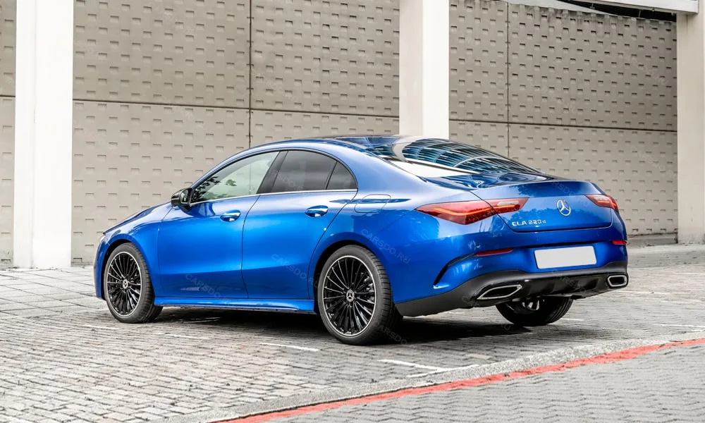 Фото Mercedes-Benz CLA (2024) — вид сзади, фото 7. Графика фонарей, бампер и оформление пятой двери Mercedes-Benz CLA (2024) — вид сзади, фото 7