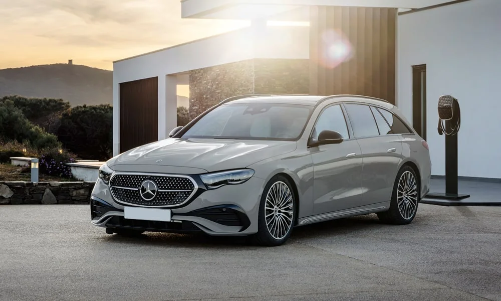 Фото Mercedes-Benz E-Class (2024) — вид спереди, фото 32. Оптика, решётка и бампер — первое впечатление о модели Mercedes-Benz E-Class (2024) — вид спереди, фото 32