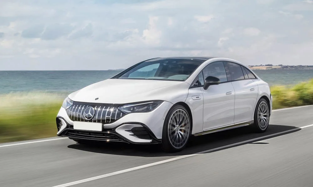 Фото Mercedes-Benz EQE (2024) — вид спереди, фото 5. Оптика, решётка и бампер — первое впечатление о модели Mercedes-Benz EQE (2024) — вид спереди, фото 5