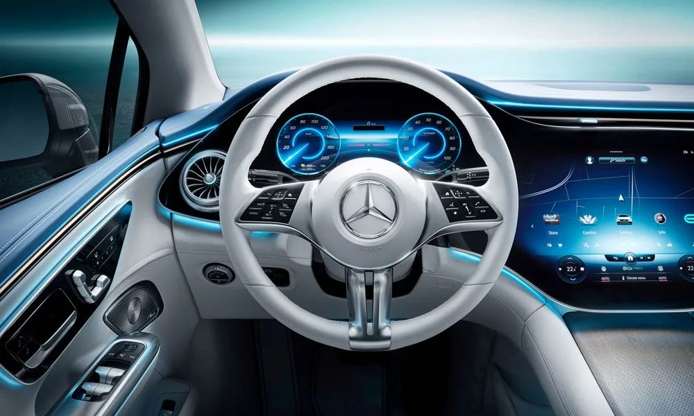 Фото Mercedes-Benz EQE (2024) — приборная панель, фото 4. Скорость, запас хода и подсказки ассистентов перед глазами. Компоновка приборов настраивается в меню у большинства версий Mercedes-Benz EQE (2024) — приборная панель, фото 4