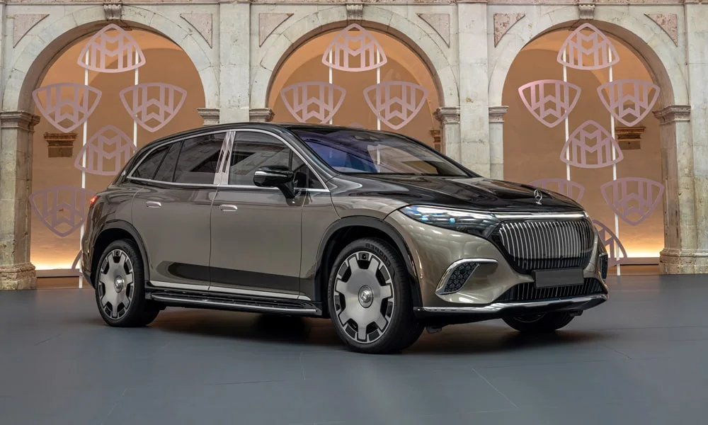 Фото Mercedes-Benz EQS SUV Maybach (2024) — вид спереди, фото 8. Оптика, решётка и бампер — первое впечатление о модели Mercedes-Benz EQS SUV Maybach (2024) — вид спереди, фото 8