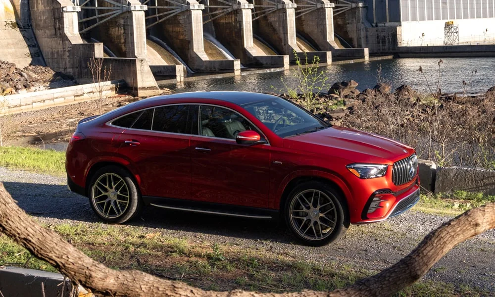Mercedes-Benz GLE (2024) — вид спереди, фото 17