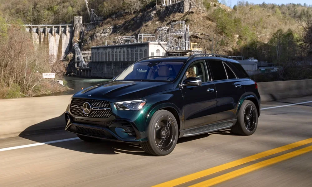 Mercedes-Benz GLE (2024) — вид спереди, фото 3