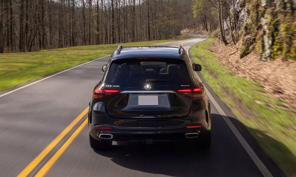 Mercedes-Benz GLE (2024) — вид сзади, фото 3