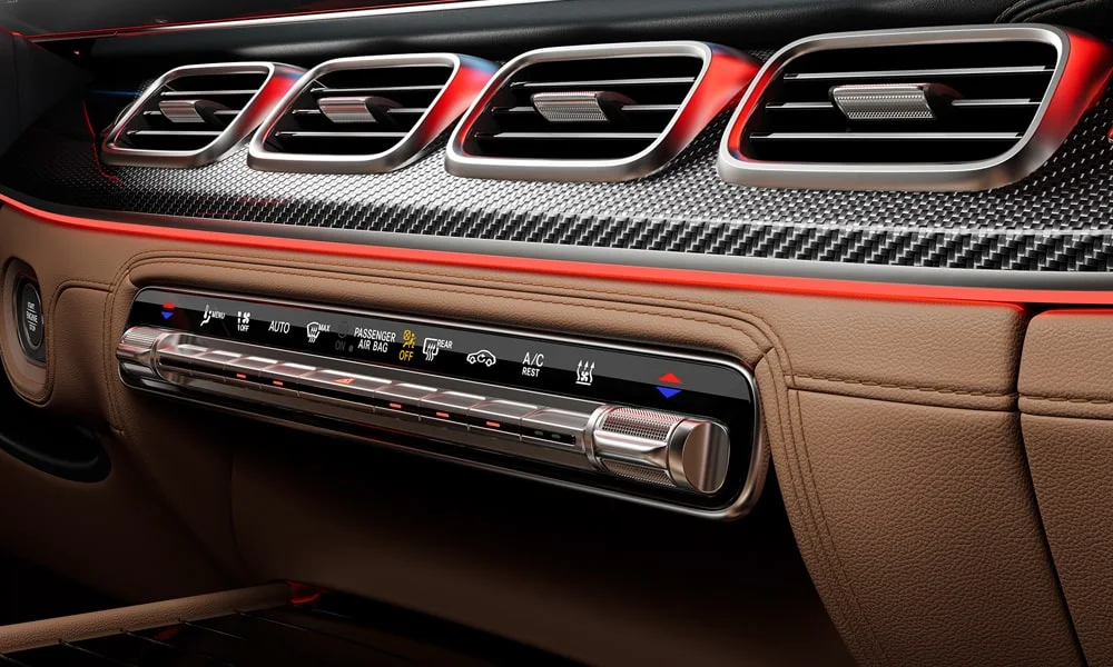 Фото Mercedes-Benz GLS (2024) — экстерьер, фото 2. Фрагмент кузова: фактура и исполнение детали Mercedes-Benz GLS (2024) — экстерьер, фото 2