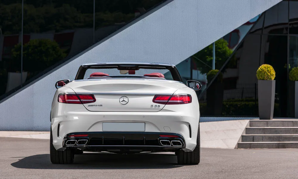 Фото Mercedes-Benz S-Class — вид сзади, фото 8. Графика фонарей, бампер и оформление пятой двери Mercedes-Benz S-Class — вид сзади, фото 8